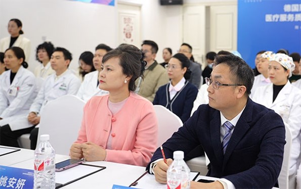 認(rèn)證評審現(xiàn)場。重慶米蘭柏羽時光整形美容醫(yī)院供圖