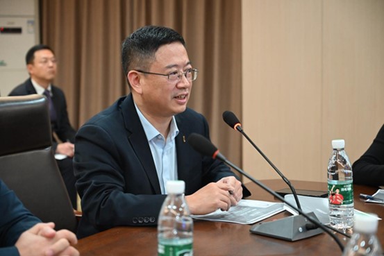 袁洪峰致辭。重慶愛爾眼科醫(yī)院總院供圖