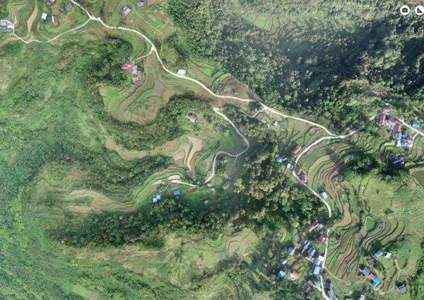 電力員工用無人機(jī)勘測航拍的忠縣黎明村。梁燕攝