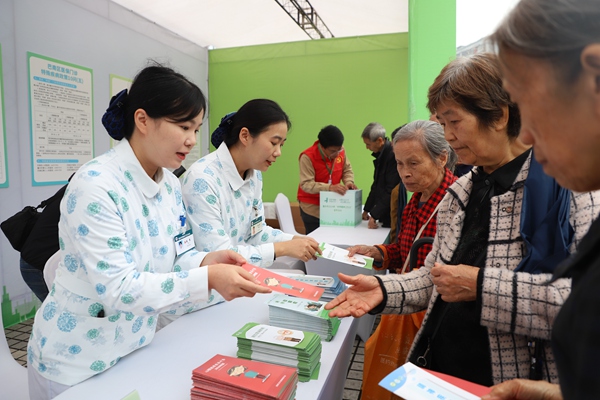 深化志愿服務(wù)工作是重慶市精神衛(wèi)生中心“服務(wù)清單”中的任務(wù)之一。重慶市精神衛(wèi)生中心供圖