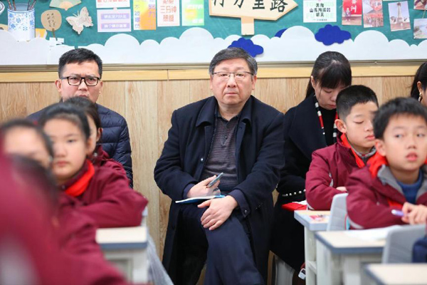專家開展“課堂觀察”。學(xué)校供圖