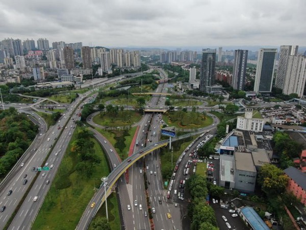 北部新區(qū)人和立交改造工程。重慶設(shè)計集團(tuán)有限公司市政設(shè)計研究院供圖