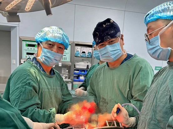 手術中。重慶松山醫(yī)院供圖