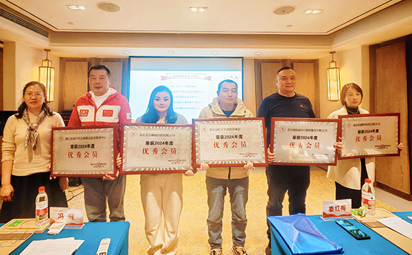 獲獎(jiǎng)現(xiàn)場。重慶普瑞眼科醫(yī)院供圖