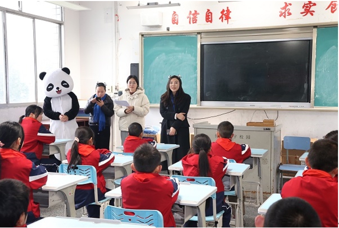 活動(dòng)現(xiàn)場(chǎng)。重慶銅雀臺(tái)整形外科醫(yī)院供圖