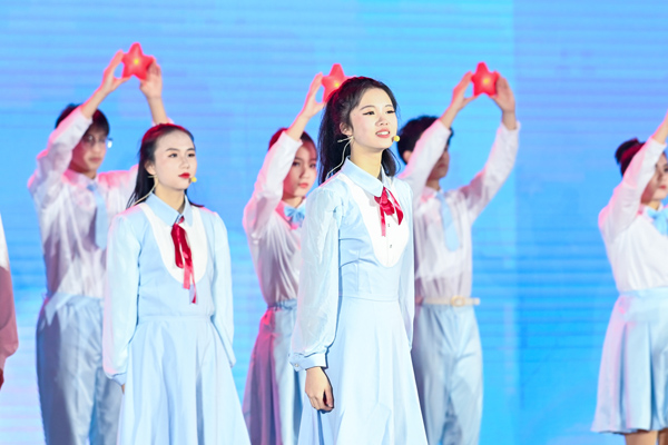 校慶現(xiàn)場。蜀都中學(xué)供圖