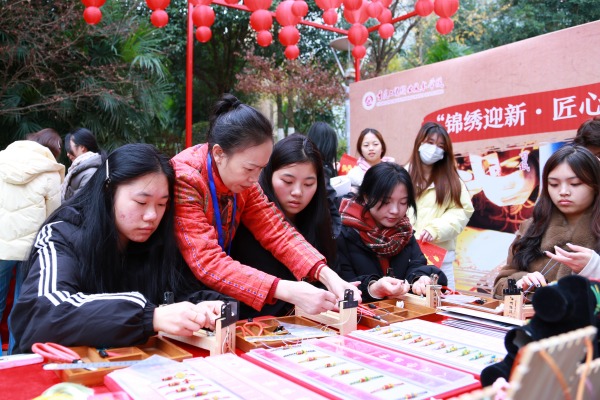 “涪州結(jié)繩”體驗區(qū)。張源攝