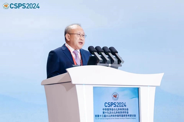 重慶醫(yī)科大學(xué)附屬第二醫(yī)院黨委副書(shū)記、院長(zhǎng)何大維。重慶醫(yī)科大學(xué)附屬第二醫(yī)院供圖