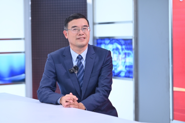 鄒渝做客人民網(wǎng)重慶頻道、成渝發(fā)布“人民會客廳——2025重慶兩會高端訪談”。鄒樂攝