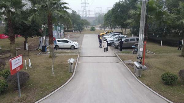 三教鄉(xiāng)鎮(zhèn)全液冷超充站。國網(wǎng)重慶永川供電公司供圖