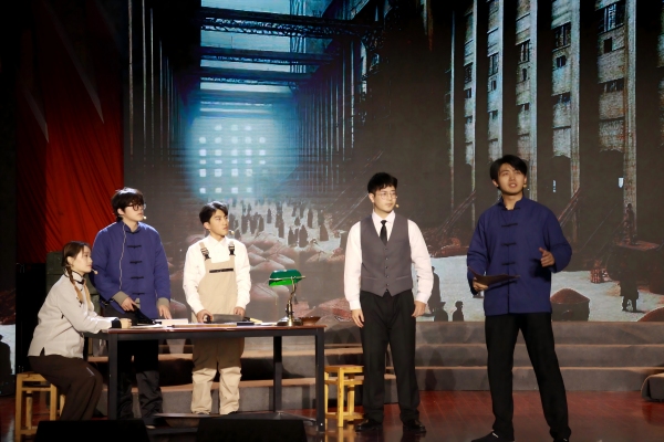 演出現(xiàn)場。重慶理工大學(xué)供圖