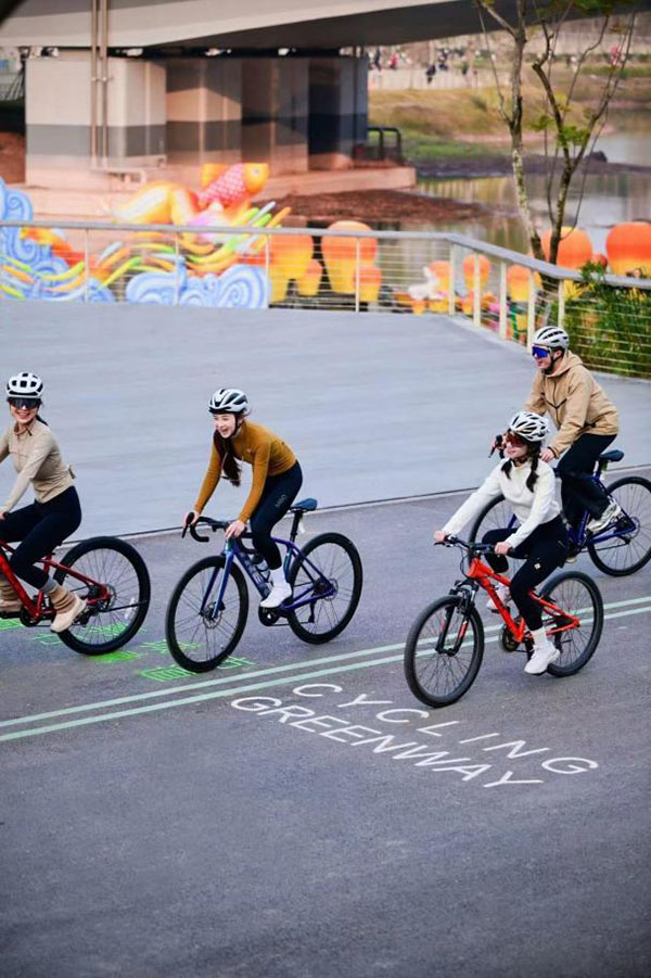 禮嘉天街“騎行友好計(jì)劃”。重慶龍湖供圖