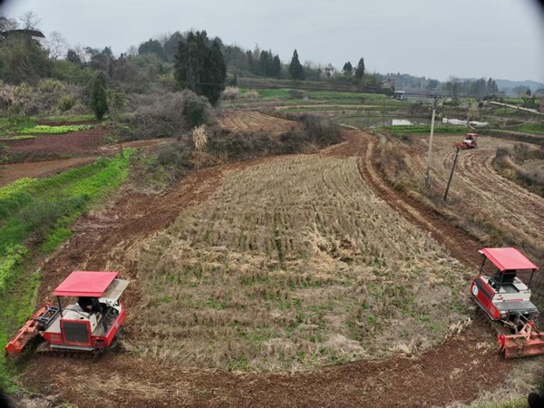 農(nóng)機(jī)作業(yè)場景。重慶智慧農(nóng)服集團(tuán)供圖