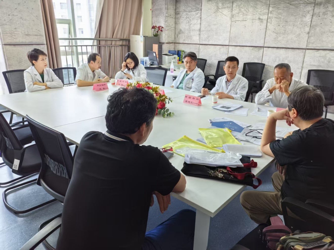 線上多學(xué)科會診現(xiàn)場。重慶醫(yī)科大學(xué)附屬第三醫(yī)院（方大醫(yī)院）供圖