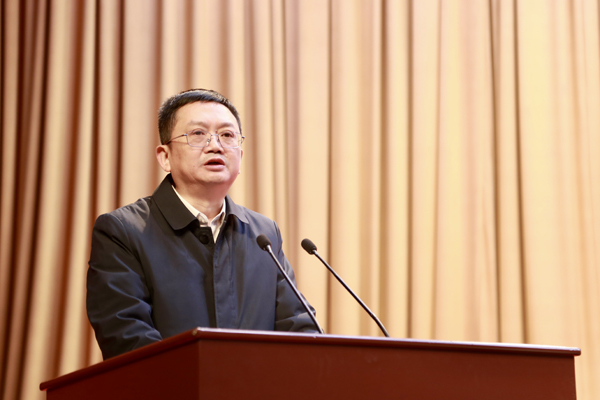 南岸區(qū)政府副區(qū)長蔣文新。唐文蕤攝