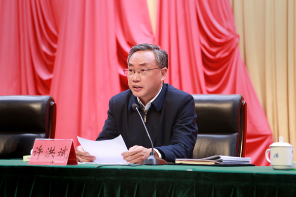 南岸區(qū)委書記、重慶經(jīng)開區(qū)黨工委書記（兼）許洪斌。唐文蕤攝