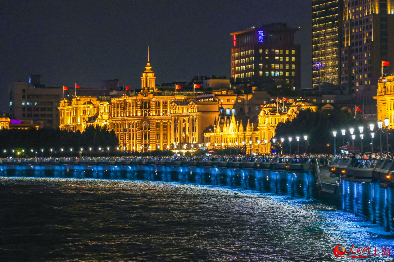 黃浦江邊的外灘萬國建筑。 人民網(wǎng)記者 王初攝