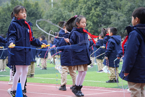 跳繩練習(xí)。金山學(xué)校教育集團(tuán)供圖