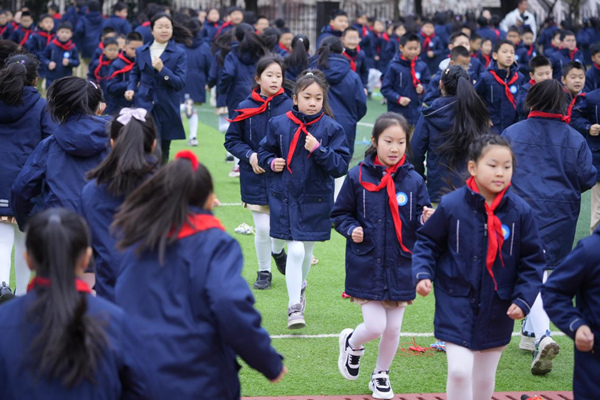 奔跑跳躍中收獲成長(zhǎng)。金山學(xué)校教育集團(tuán)供圖