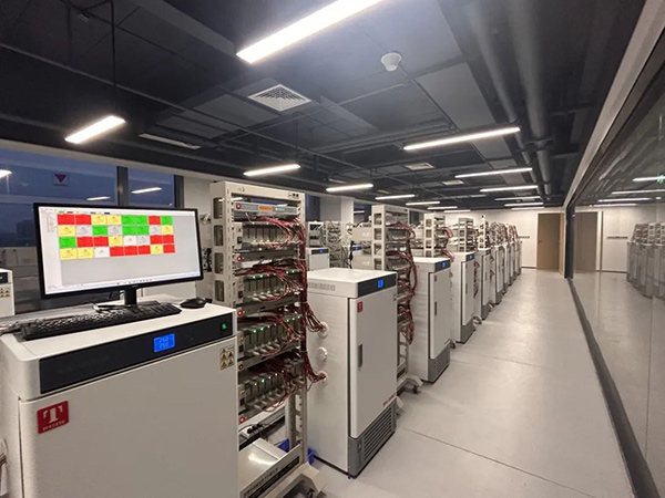 新一代電池儲能材料中試平臺。兩江協(xié)同創(chuàng)新區(qū)供圖