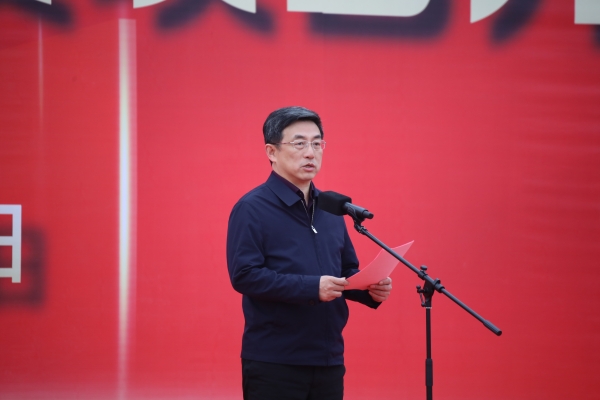 重慶市委教育工委委員、市教委副主任李勁渝講話。重慶機(jī)電職業(yè)技術(shù)大學(xué)供圖