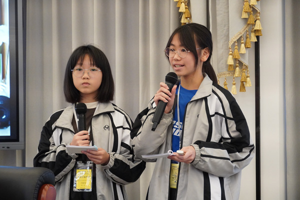 香港伊利沙伯中學(xué)學(xué)生闡述觀點(diǎn)。重慶一中供圖