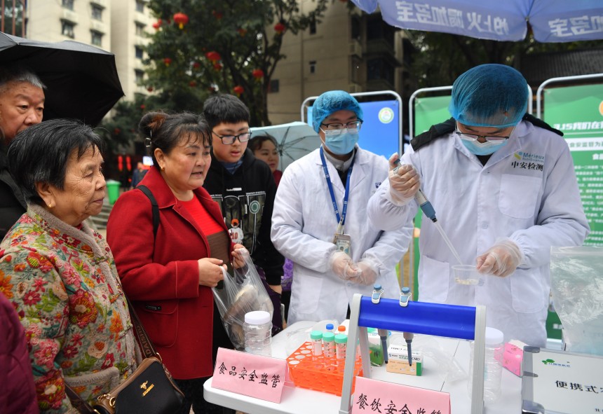 現(xiàn)場快檢。周邦靜攝