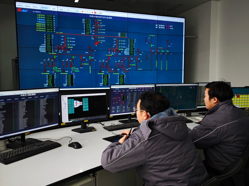 嘉陵江利澤航運(yùn)樞紐電站4臺機(jī)組全部投運(yùn)。重慶高速集團(tuán)供圖