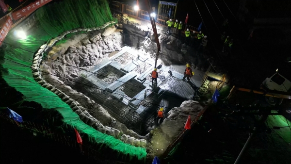 施工現(xiàn)場。長江沿岸鐵路集團(tuán)重慶有限公司供圖