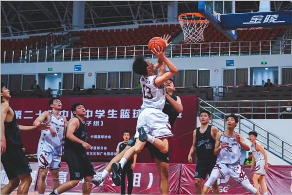 重慶一中籃球隊(duì)。重慶一中供圖