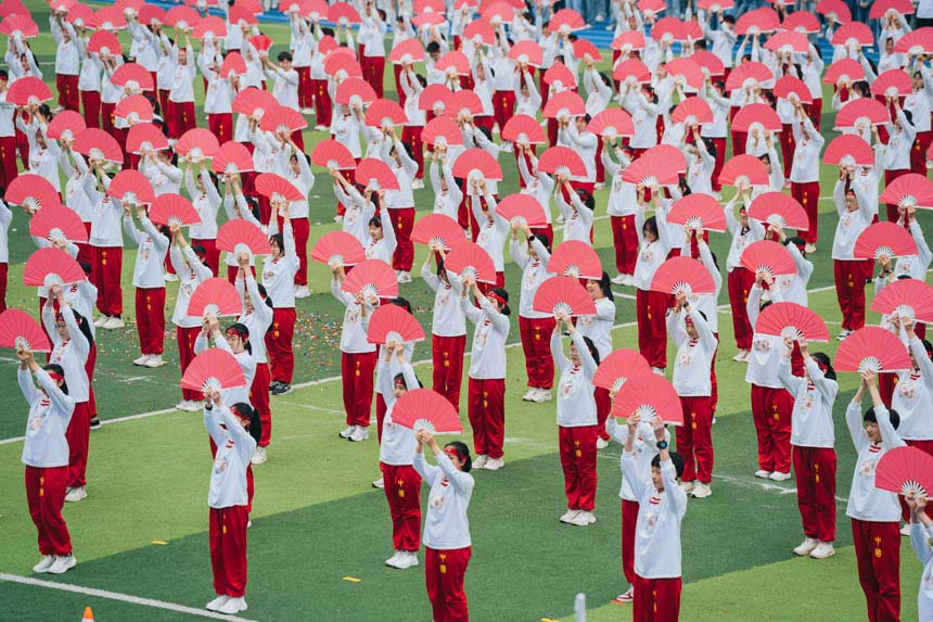 《扇動(dòng)?xùn)|方韻·舞動(dòng)少年魂》。育才中學(xué)供圖