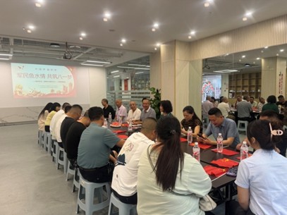 物業(yè)公司與業(yè)主座談。受訪單位供圖