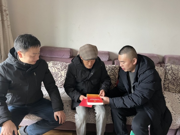 開展黨員冬訓(xùn)“送學(xué)上門”活動。魚嘴鎮(zhèn)供圖
