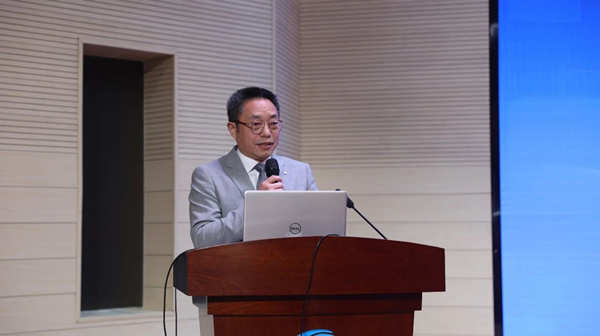 楊鷹發(fā)表致辭。重慶西區(qū)醫(yī)院供圖