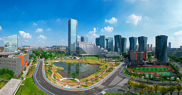 渝北區(qū)仙桃國際大數(shù)據(jù)谷海綿示范片區(qū)云湖。重慶市住房城鄉(xiāng)建委供圖