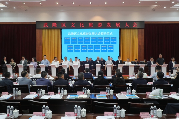 簽約儀式。代君君攝