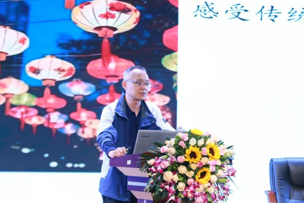 成都市第二十中學校物理教師康翼虎作交流分享。張源攝