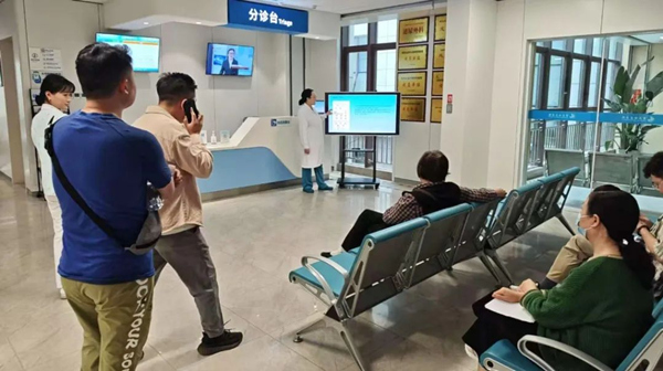 劉圓圓科普講座中。重慶西區(qū)醫(yī)院供圖