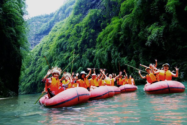阿依河漂流。景區(qū)供圖