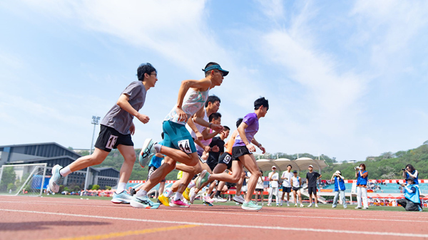 校友代表隊(duì)比賽現(xiàn)場(chǎng)。重慶理工大學(xué)供圖