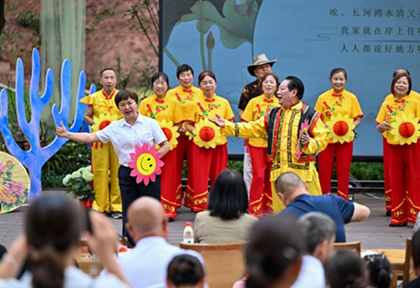 長生山歌會(huì)第二季“望南山歌友會(huì)”現(xiàn)場。崔景印攝