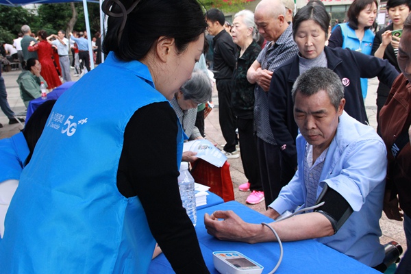 “2025年數(shù)字適老中國行”活動現(xiàn)場。重慶移動供圖
