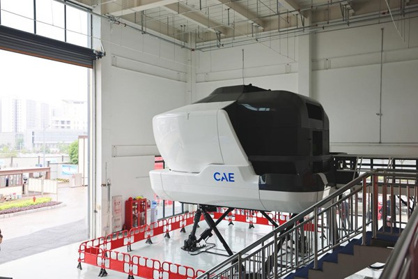 海航世翼飛行訓(xùn)練中心模擬機(jī)現(xiàn)場。遼寧方大集團(tuán)供圖