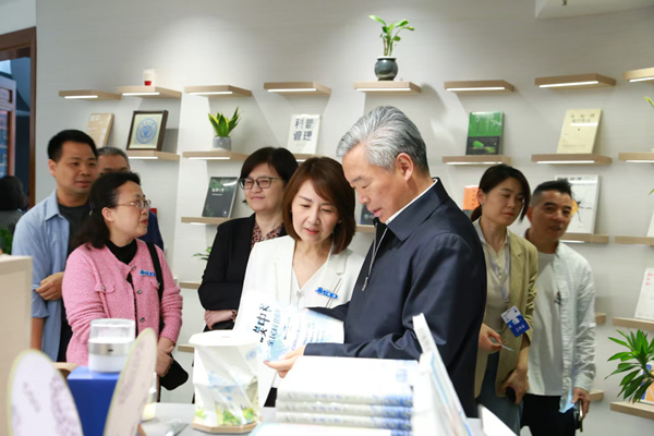 沙龍現(xiàn)場。張?jiān)磾z