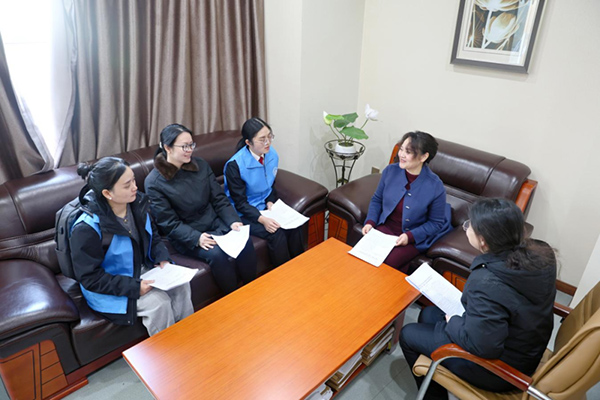 漢豐湖法庭基層立法聯(lián)系點征集立法建議。開州區(qū)人民法院供圖