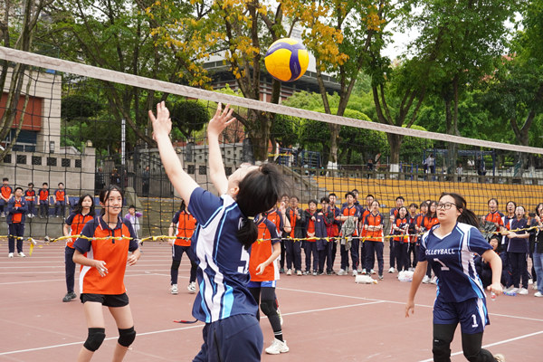 排球賽對決。重慶一中供圖