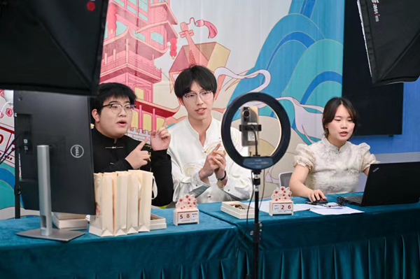 跨境電商英語直播比賽現(xiàn)場。重慶工程職業(yè)技術(shù)學(xué)院供圖