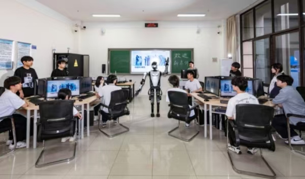 AI 智教授”進課堂。永川區(qū)委宣傳部供圖