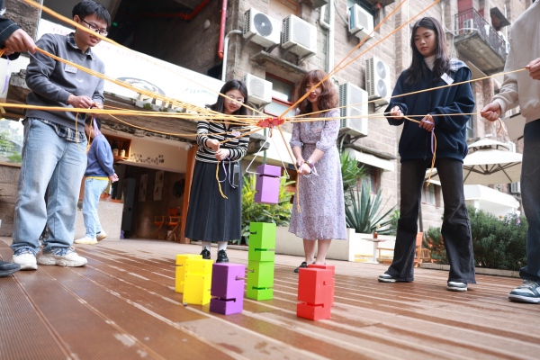 青年參加互動(dòng)活動(dòng)。主辦方供圖