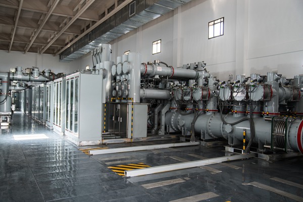 變電站GIS設(shè)備。國網(wǎng)永川供電公司供圖